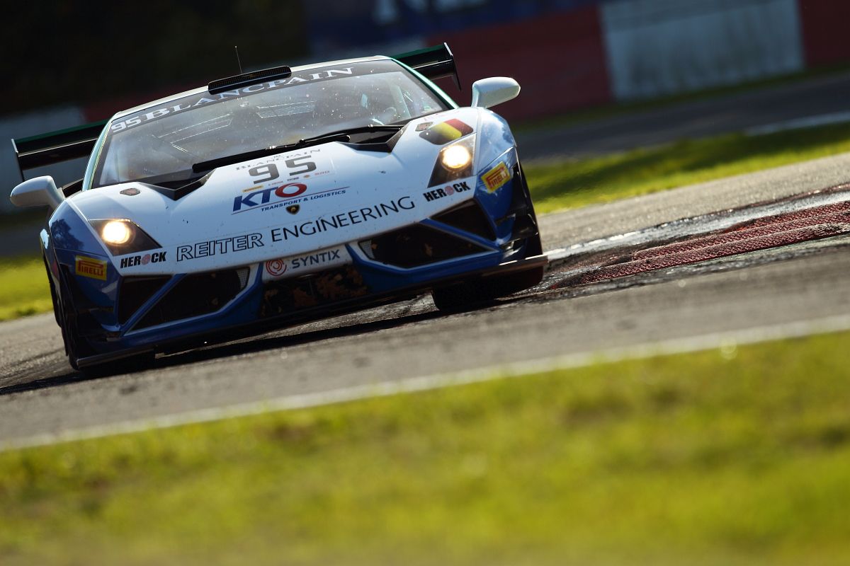 Laurens Vanthoor and Cesar Ramos dominate Zolder Qualifying Race